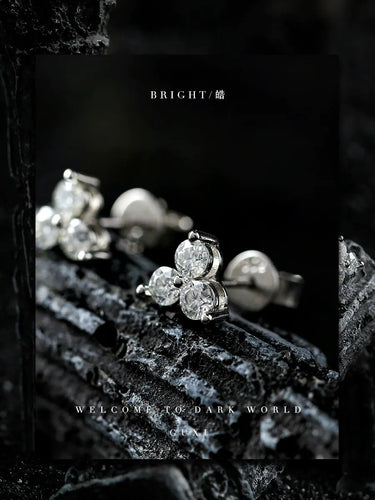 GUI [Hào] Dark Wind Moseying Stone Earrings for Men with Advanced SensBrand: GUIMaterial: 925 SilverPattern: Other/OtherStyle: Original DesignAppearance: brand-newStore name: Buddha & energy Peng Shuai jewelry storeThe main type ofBuddha&EnergyBuddha&EnergyGUI Hào