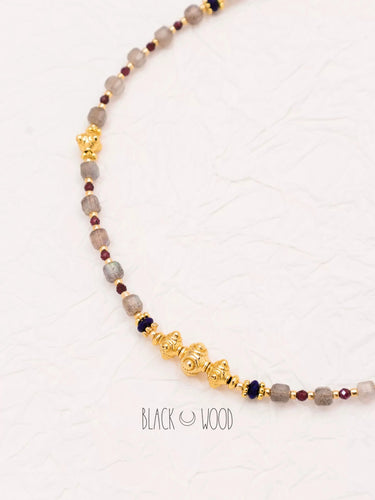 Black Wood | Moonstone with Laps Garnet Vintage Beaded Necklace Brass Gold-Plated Accessories Buddha&Energy